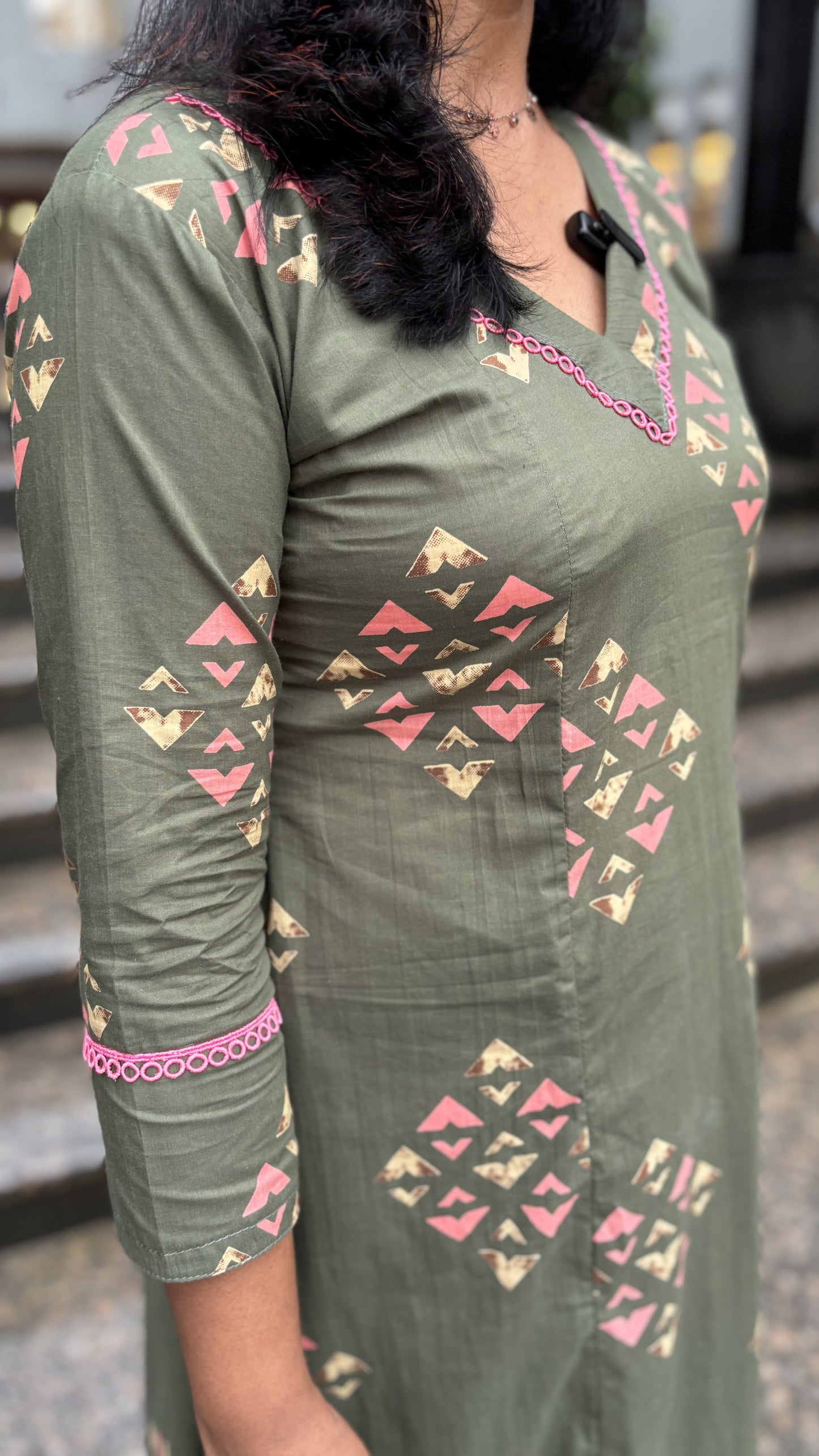 Maanvi Green Cotton A-Line Kurti with Lace Detail & Three-Panel Design | V-Neck | MA-2055