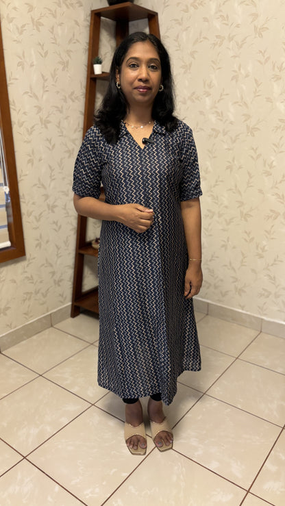 Maanvi Muslin A-Line Kurti with V-Neck Shirt Collar & Zigzag Print | MA-2009
