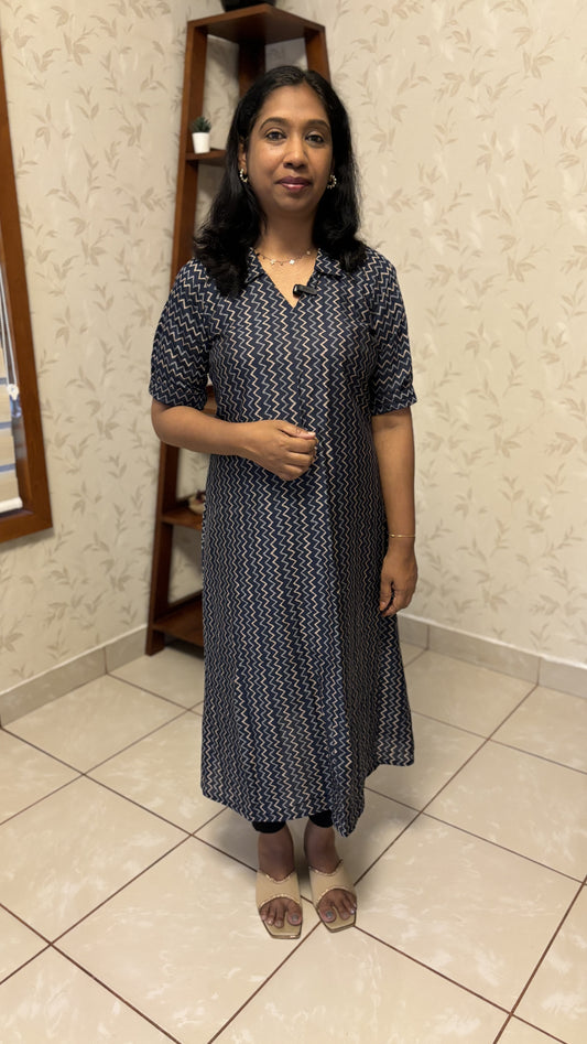 Maanvi Muslin A-Line Kurti with V-Neck Shirt Collar & Zigzag Print | MA-2009