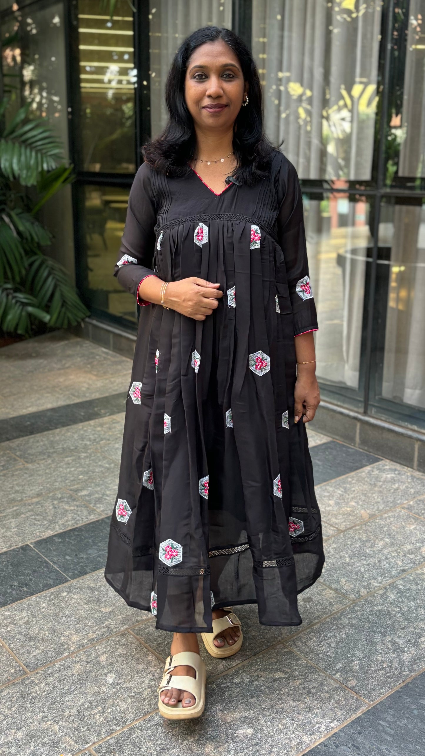 Maanvi Black Mul Chanderi A-Line Kurti with Bhutta Work & Lace Detail | MA-2034