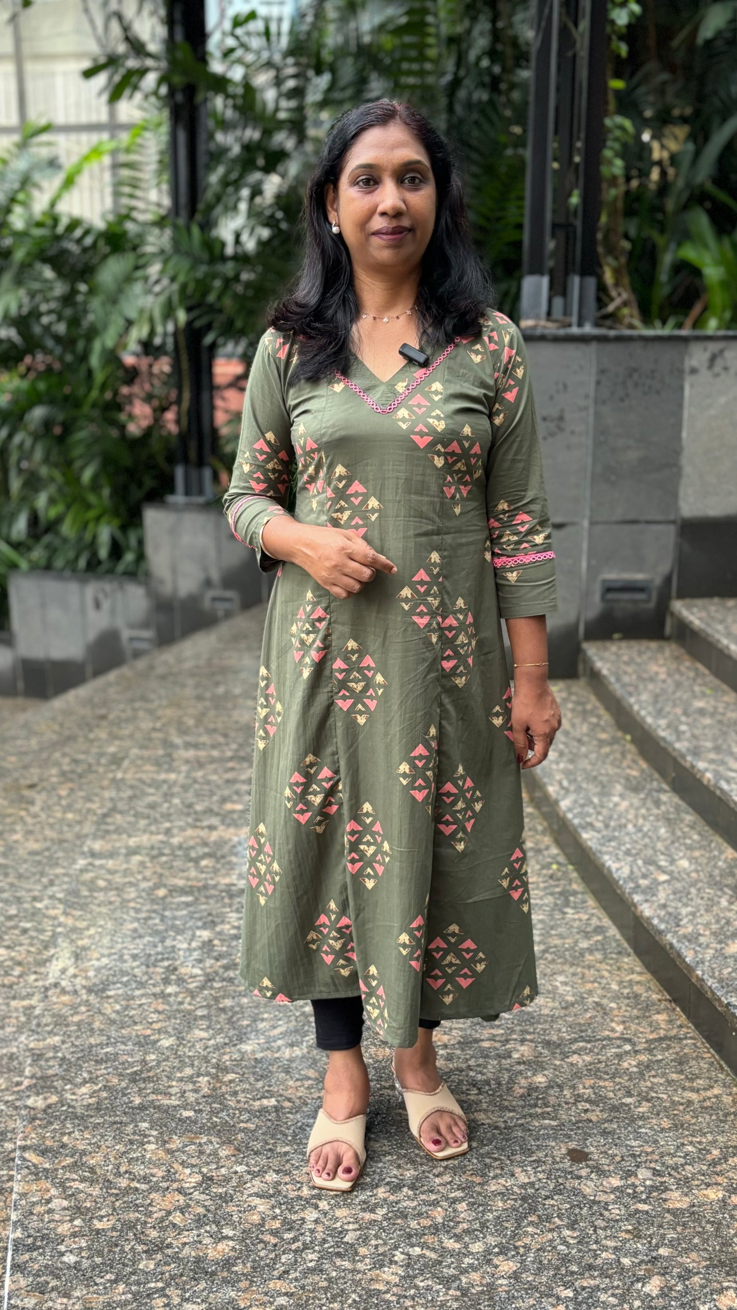 Maanvi Green Cotton A-Line Kurti with Lace Detail & Three-Panel Design | V-Neck | MA-2055