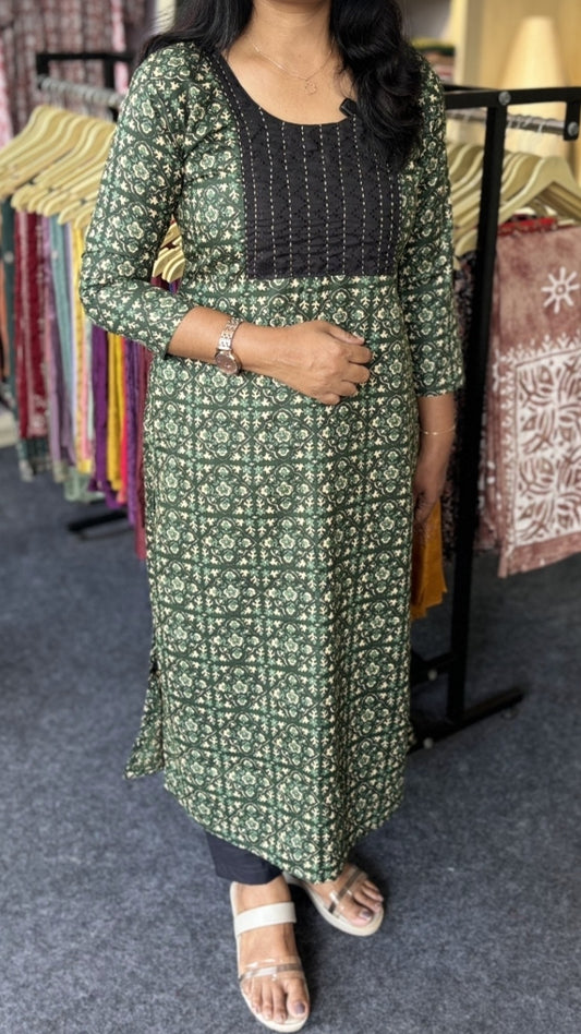 Dark Green Kantha Work Slitted Kurti – 3/4 Sleeve Daily Wear Cotton Kurti